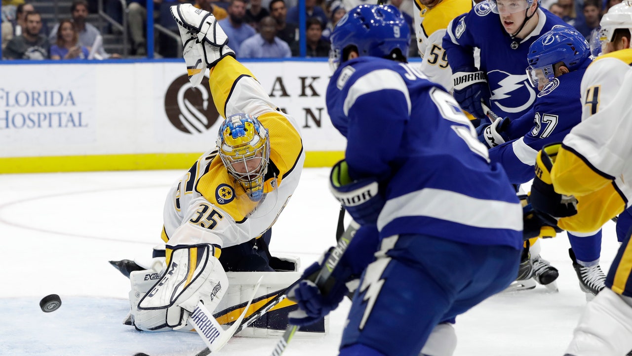 Rinne shines in return, Predators beat Lightning 4-1